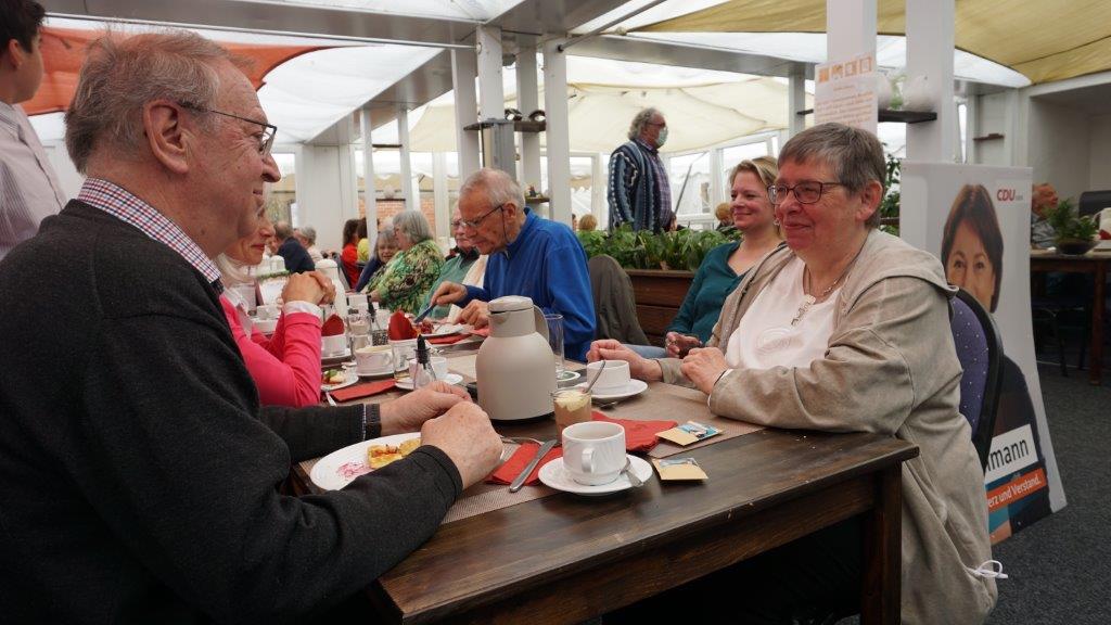 07.40.2022 - CDU Stadtverband Petershagen Frühstück im Cafe Anna - 